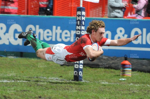 05.02.10 - Six Nations under 20 Championship, England under 20 v Wales under 20 Wales' James Loxton scores a try 