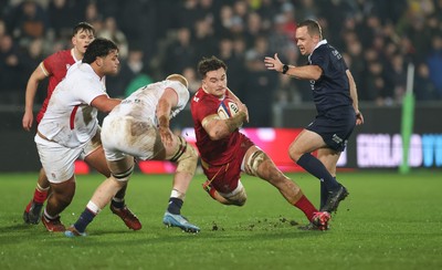 060226 - England U20 v Wales U20, 2026 U20 Six Nations - Deian Gwynne of Wales breaks away