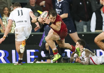 060226 - England U20 v Wales U20, 2026 U20 Six Nations - Carwyn Leggatt-Jones of Wales looks to offload
