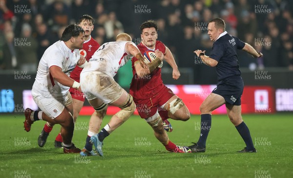 060226 - England U20 v Wales U20, 2026 U20 Six Nations - Deian Gwynne of Wales breaks away
