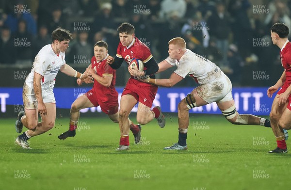 060226 - England U20 v Wales U20, 2026 U20 Six Nations -  Steffan Emanuel of Wales looks to break away