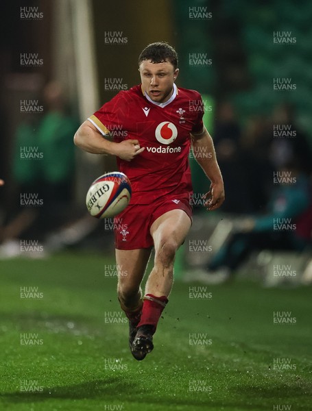 060226 - England U20 v Wales U20, 2026 U20 Six Nations - Tom Bowen of Wales kicks ahead