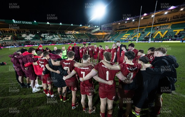 060226 - England U20 v Wales U20, 2026 U20 Six Nations - Wales players huddle up at the end of the match