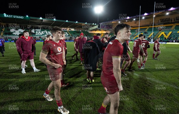 060226 - England U20 v Wales U20, 2026 U20 Six Nations - Wales players huddle up at the end of the match