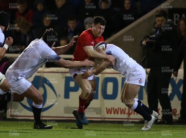 090218 - England U20 v Wales U20 - NatWest 6 Nations - Ryan Conbeer of Wales on the attack