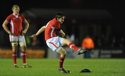 240212 - England Under 20 v Wales Under 20 - Under 20 Six Nations -Sam Davies of Wales kicks at goal