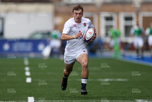 130721 -  England U20s v Italy U20s - U20s 6 Nations Championship - Arthur Relton of England runs in to score a try
