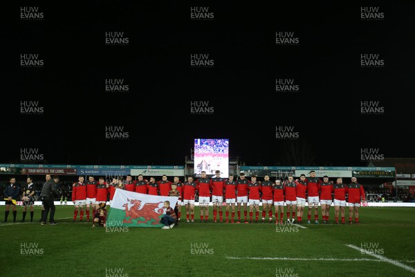 060320 - England U20s v Wales U20s - U20s 6 Nations Championship - Wales sing the anthem