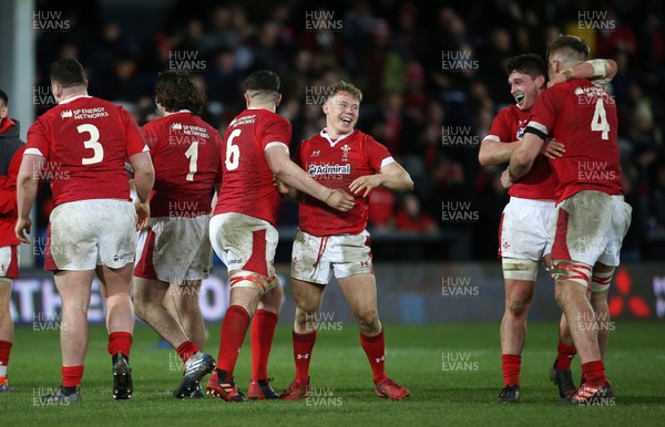 060320 - England U20s v Wales U20s - U20s 6 Nations Championship - Sam Costelow of Wales and team mates celebrate at full time