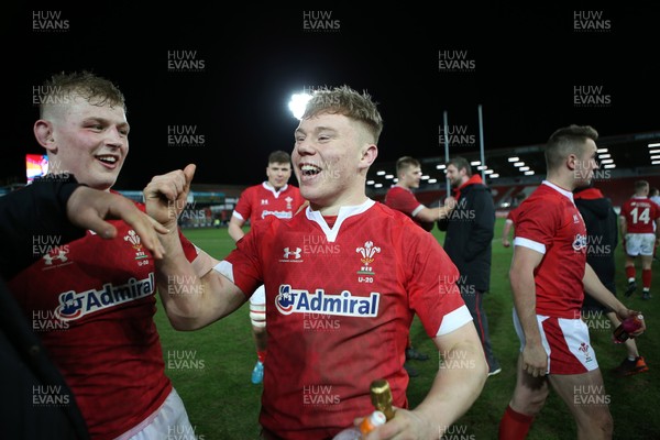 060320 - England U20s v Wales U20s - U20s 6 Nations Championship - Sam Costelow of Wales celebrates with team mates at full time