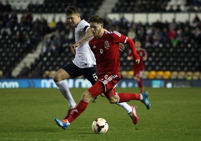 050314 - England U'21's vs Wales U'21's -UEFA U'21's Qualifying Group One-Wes Burns of Wales goes close to scoring(c) Huw Evans Agency