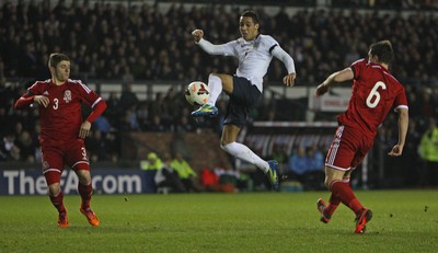 050314 - England U'21's vs Wales U'21's -UEFA U'21's Qualifying Group One-Tom Ince goes close to scoring for England(c) Huw Evans Agency