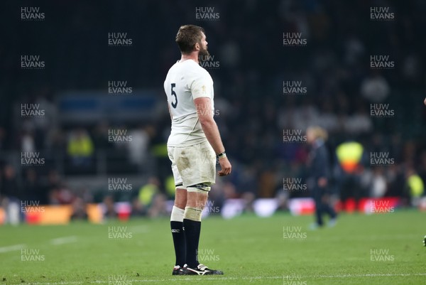 031015 - England v Australia, Rugby World Cup 2015 - Geoff Parling of England stands motionless on the pitch at the end of the match