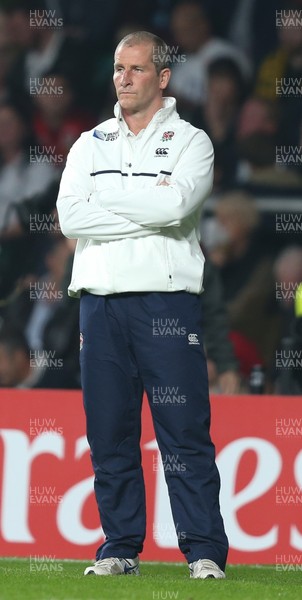 031015 - England v Australia, Rugby World Cup 2015 - England head coach Stuart Lancaster looks on as his team warm up for the match