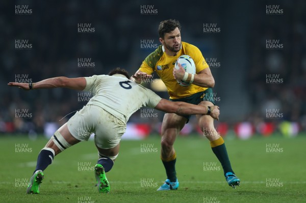 031015 - England v Australia, Rugby World Cup 2015 - Adam Ashley-Cooper of Australia takes on Tom Wood of England