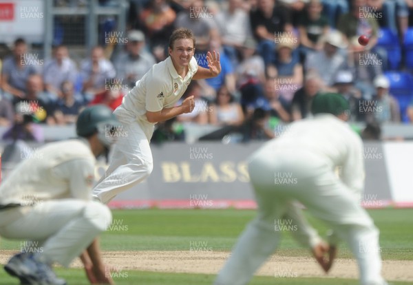 12.07.09 - Cricket 1st npower Ashes Test, day 5 (2nd inning) Nathan Hauritz bowling for Australia 