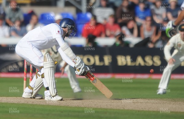 12.07.09 - Cricket 1st npower Ashes Test, day 5 (2nd inning) England batsman James Anderson hits a for to reach the Australian total 