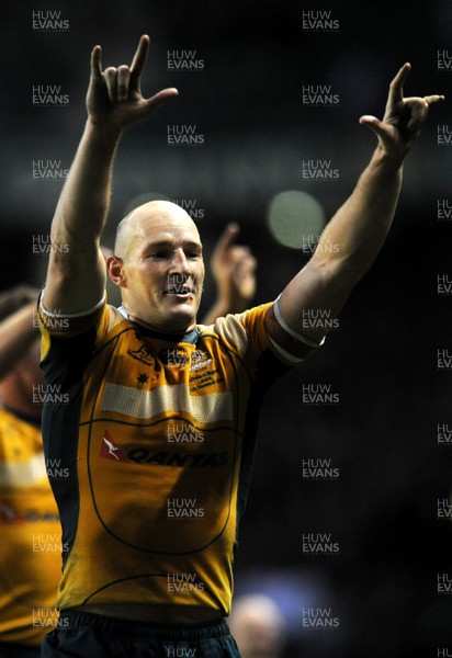 15.11.08 - England v Australia - Investec Challenge Series 2008 - Australia's Stirling Mortlock celebrates victory over England at the end of the game. 