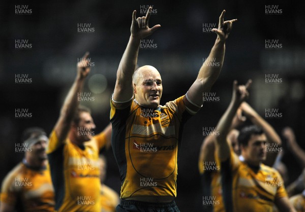 15.11.08 - England v Australia - Investec Challenge Series 2008 - Australia's Stirling Mortlock celebrates victory over England at the end of the game. 