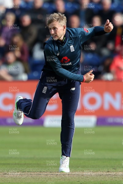 160618 - England v Australia - Royal London ODI Series - Joe Root of England bowling
