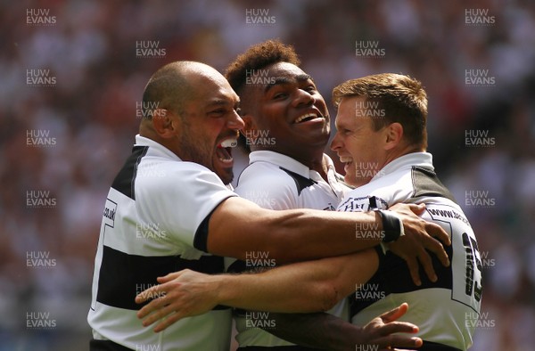 270518 - England v Barbarians - Quilter Cup - Chris Ashton of The Barbarians(R) celebrates his try with team mates