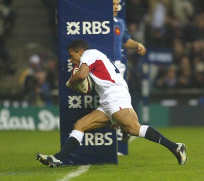 150203 - England v France - Six Nations Championship - England Full back Jason Robinson races in for a try under the posts