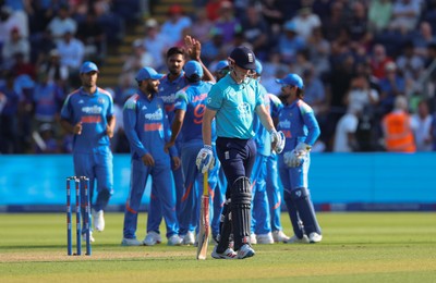 160726 - England v India, Second Metro Bank One Day International, Cardiff - Harry Brook of England is caught by Ishan Kishan