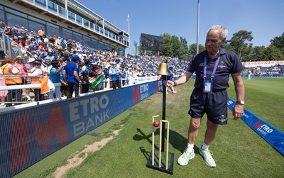 160726 - England v India, Second Metro Bank One Day International, Cardiff - Glamorgan Dressing Room Attendant Roger Skyrme rings the bell for the start of play