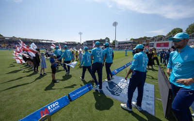 160726 - England v India, Second Metro Bank One Day International, Cardiff - England take the pitch for the start of play