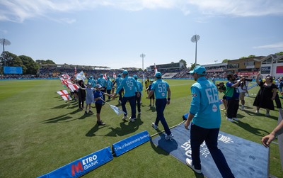 160726 - England v India, Second Metro Bank One Day International, Cardiff - England take the pitch for the start of play