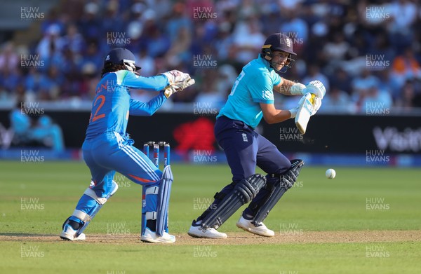 160726 - England v India, Second Metro Bank One Day International, Cardiff - Joe Root of England plays a shot