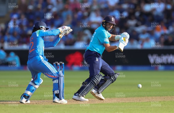 160726 - England v India, Second Metro Bank One Day International, Cardiff - Joe Root of England plays a shot
