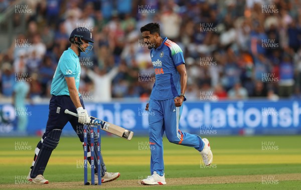 160726 - England v India, Second Metro Bank One Day International, Cardiff - Gurnoor Brar of India celebrates as he dismisses Will Jacks of England, caught by Virat Kohli