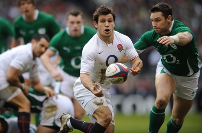 27.02.10 - England v Ireland - RBS Six Nations 2010 - Danny Care of England takes on David Wallace of Ireland. 