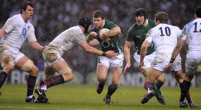 27.02.10 - England v Ireland - RBS Six Nations 2010 - Gordon D'Arcy of Ireland takes on Steve Borthwick of England. 