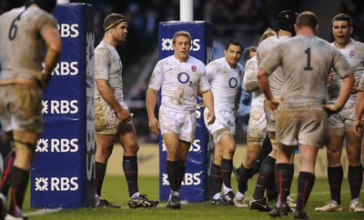 27.02.10 - England v Ireland - RBS Six Nations 2010 - Jonny Wilkinson of England looks dejected. 