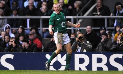 27.02.10 - England v Ireland - RBS Six Nations 2010 - Keith Earls of Ireland celebrates his try. 