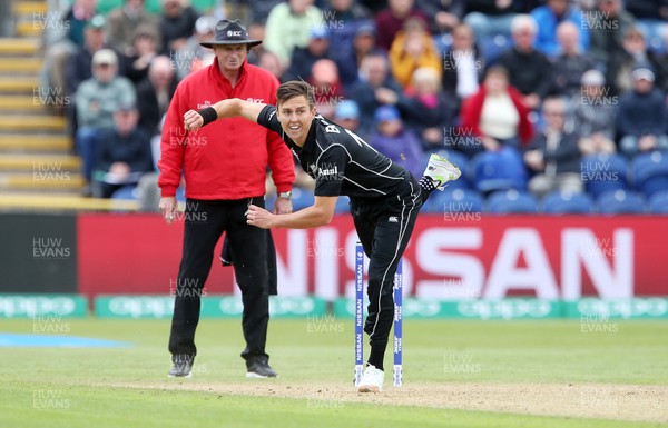 060617 - England v New Zealand - ICC Champions Trophy - Trent Boult of New Zealand bowling