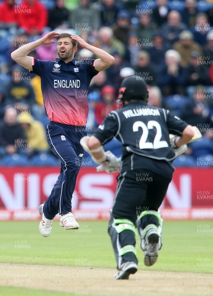 060617 - England v New Zealand - ICC Champions Trophy - A frustrated Mark Wood of England