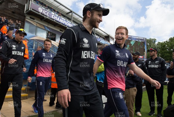 060617 - England v New Zealand, ICC Champions Trophy 2017, Cardiff - England and New Zealand teams take to the pitch at the start of the match