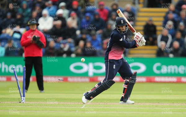 060617 - England v New Zealand, ICC Champions Trophy 2017, Cardiff - Joe Root of England is bowled by Corey Anderson of New Zealand