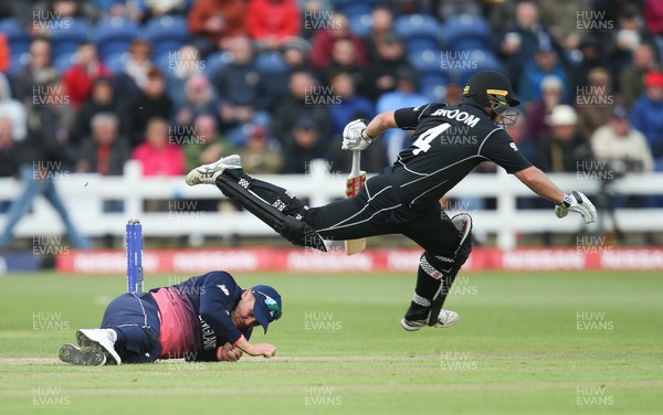 060617 - England v New Zealand, ICC Champions Trophy 2017, Cardiff - Neil Broom of New Zealand is forced to leap over Jason Roy of England as he tries to run him out