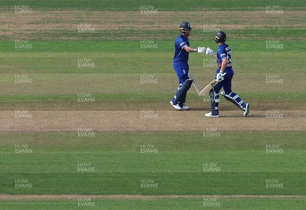 080923 - England v New Zealand, Metro Bank ODI Series - Ben Stokes of England and Jos Buttler of England build their partnership