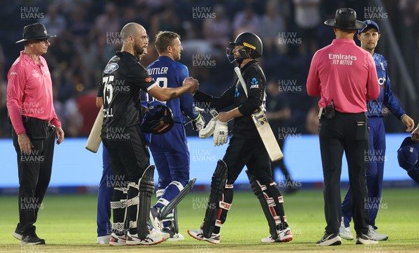 080923 - England v New Zealand, Metro Bank ODI Series - Daryl Mitchell of New Zealand and Devon Conway of New Zealand congratulate each other at the end of the match