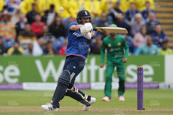 040916 - England v Pakistan, 5th One Day International, Cardiff - Mark Wood of England plays a shot