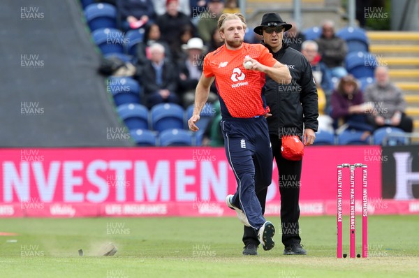 050519 - England v Pakistan - Vitality IT20 - David Willey of England slips on a pitch cover whilst bowling