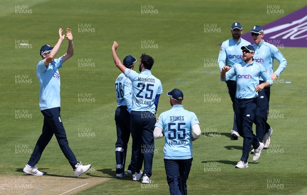 080721 - England v Pakistan - Royal London ODI - Saqib Mahmood of England takes the wicket of Saud Shakeel for LBW