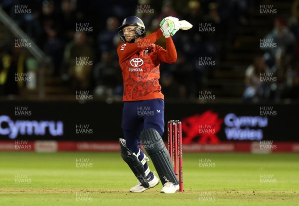 100925 - England v South Africa - 1st T20I - Jos Buttler of England batting