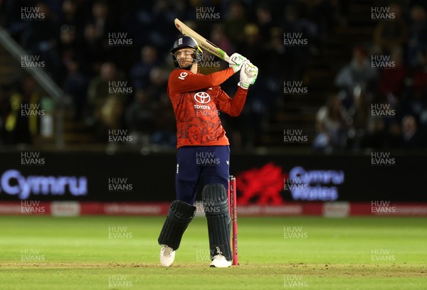 100925 - England v South Africa - 1st T20I - Jos Buttler of England batting