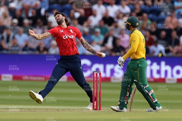 280722 - England v South Africa - IT20 - Reece Topley of England bowling